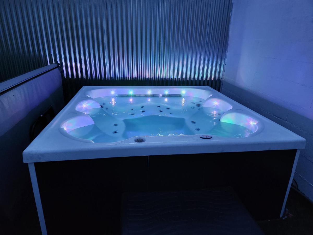 Gite De Charme Proche Loire A Velo Avec Jacuzzi Privatif Savonnieres Экстерьер фото