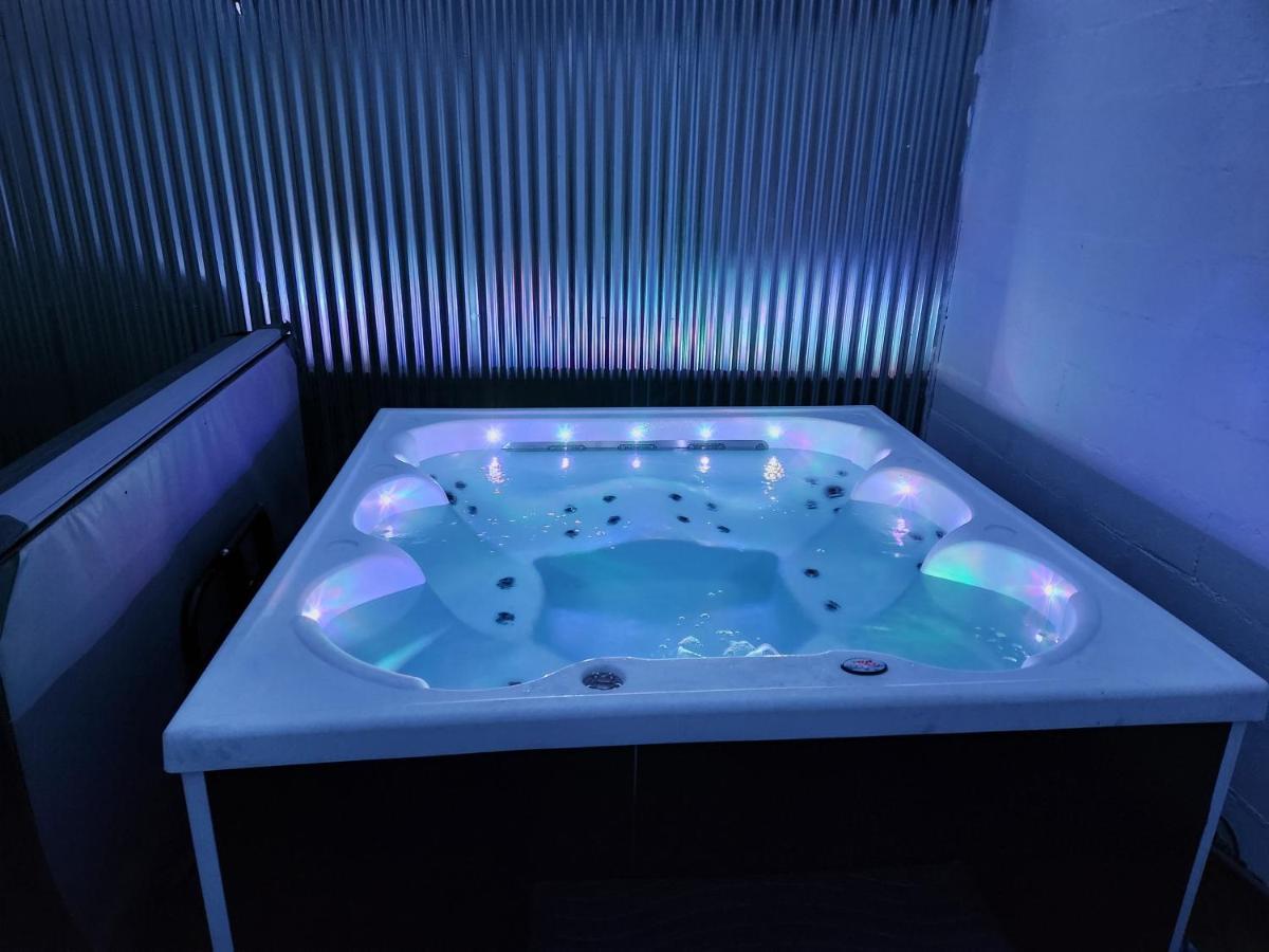 Gite De Charme Proche Loire A Velo Avec Jacuzzi Privatif Savonnieres Экстерьер фото